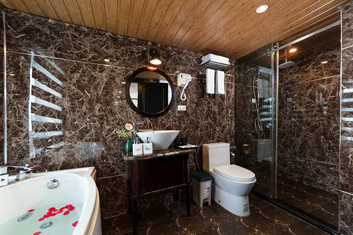 Amanda Cruise Halong bay 3 Days 2 Nights