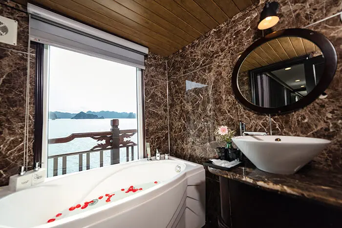 Aquamarine cruise Ha Long bay