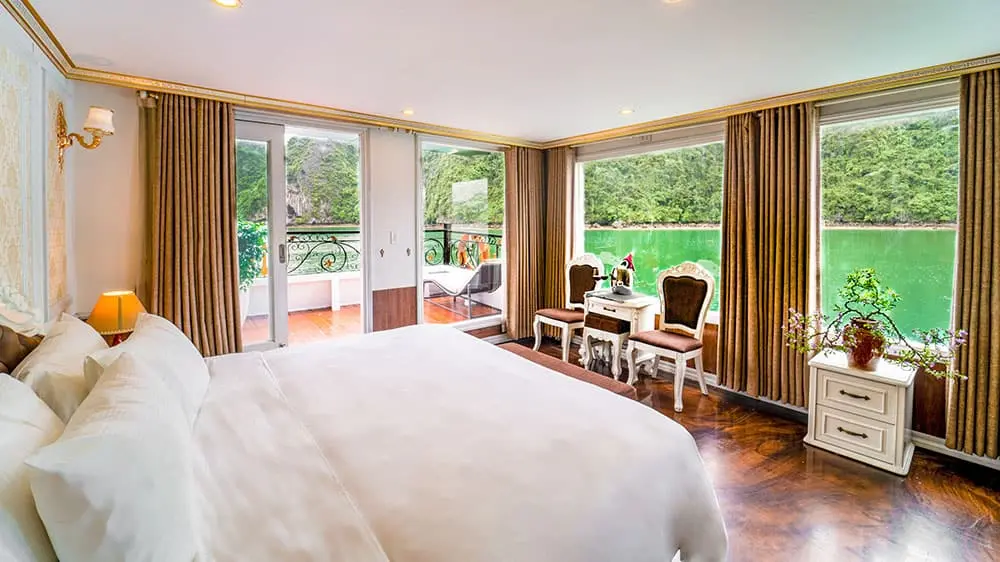 Aquamarine cruise Ha Long bay