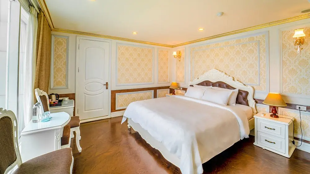 Aquamarine cruise Ha Long bay