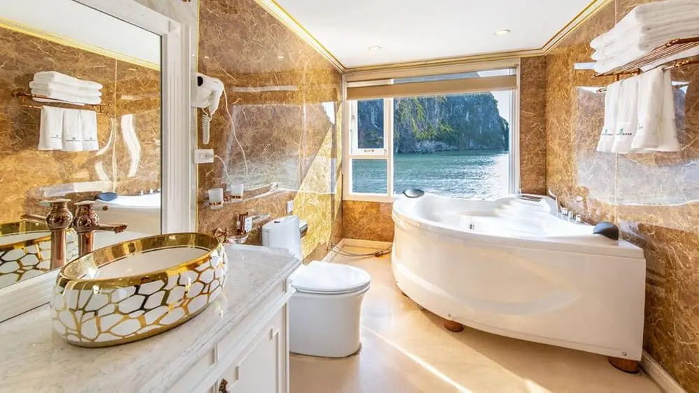 Aquamarine cruise Ha Long bay