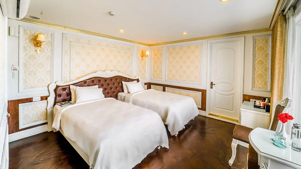 Aquamarine cruise Ha Long bay