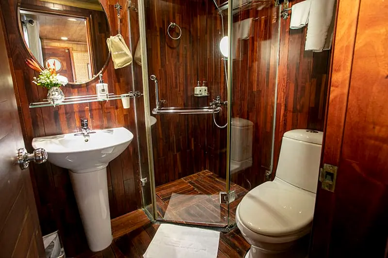 Private Bhaya cruise 1, 2, 3, 5 cabins