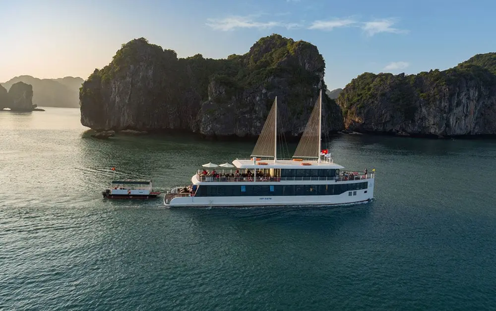 Halong Bay 1 day luxury tour on JadeSail