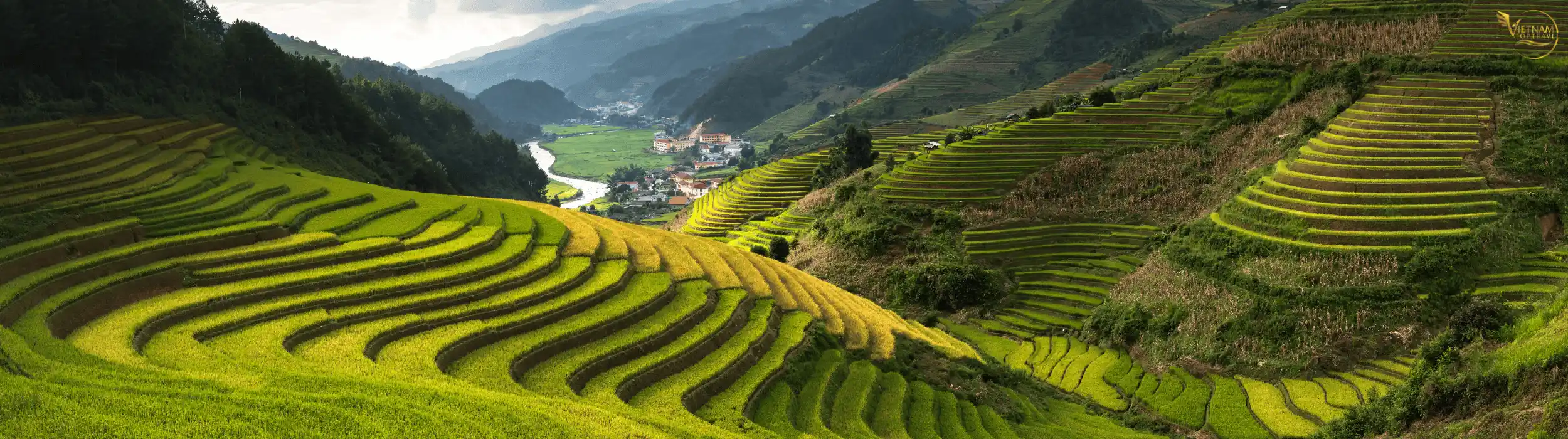 Halong bay tour with Vietnam Top Travel